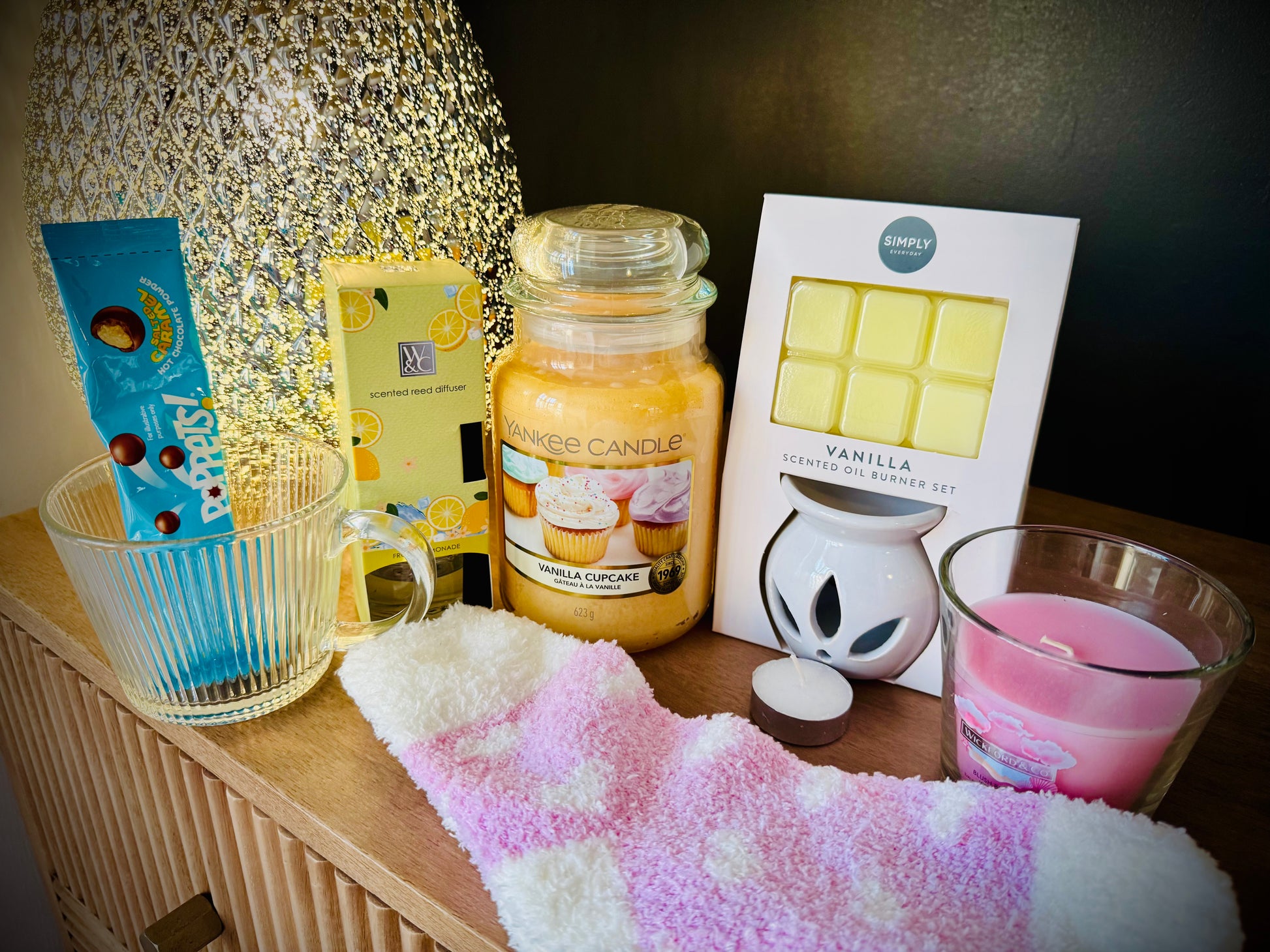 wax melts, candles and luxury home products in a gift box with a handwritten card £50
